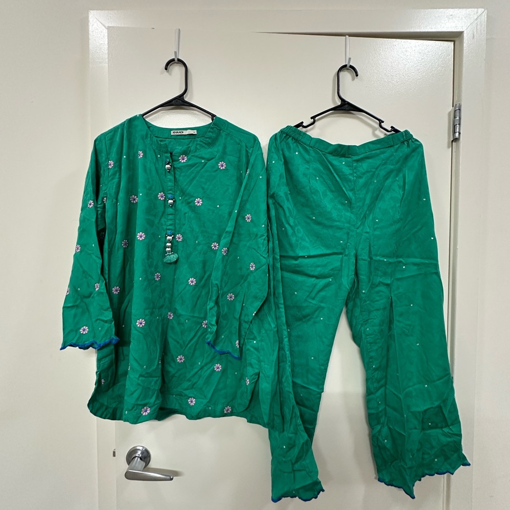 Khaadi Green Embroidered Women's Pants & kurti Set